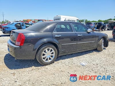 Trzecie zdjęcie samochodu z tyłu: 2010 CHRYSLER 300C VIN:2C3CA6CT3AH211343 - miniatura