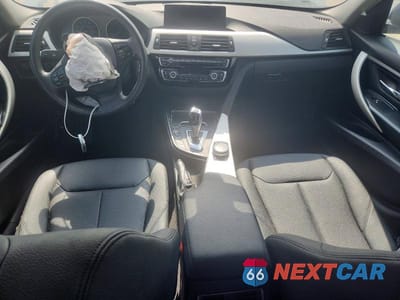 Zdjęcie 8 z 12 samochodu: 2018 BMW 320 I VIN:WBA8A9C54JAD28030 - miniatura