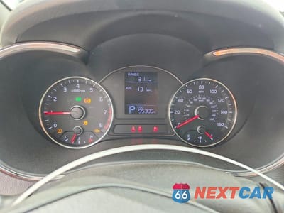 Zdjęcie 9 z 12 samochodu: 2015 KIA FORTE LX VIN:KNAFX4A65F5362155 - miniatura