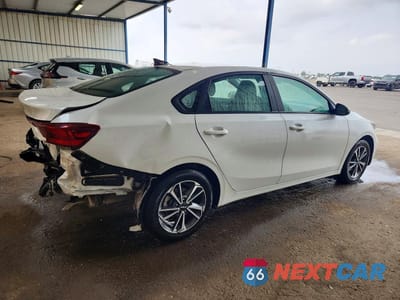 Trzecie zdjęcie samochodu z tyłu: 2024 KIA FORTE LXS VIN:3KPF24AD7RE765305 - miniatura