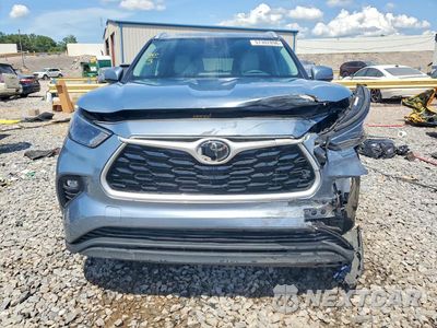 Piąte zdjęcie samochodu w środku: 2024 TOYOTA HIGHLANDER XLE VIN:5TDKDRAH2RS542121 - miniatura