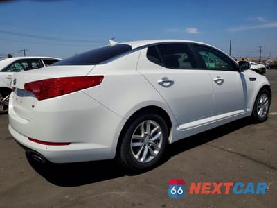 Trzecie zdjęcie samochodu z tyłu: 2012 KIA OPTIMA LX VIN:5XXGM4A73CG073761 - miniatura