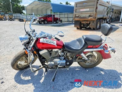 Trzecie zdjęcie samochodu z tyłu: 2008 HONDA VT750 C VIN:JH2RC50028M400309 - miniatura