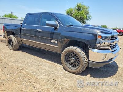 Czwarte zdjęcie samochodu z boku: 2018 CHEVROLET SILVERADO K1500 HIGH COUNTRY VIN:3GCUKTEJXJG117063 - miniatura