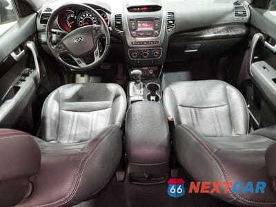 Zdjęcie 8 z 13 samochodu: 2015 KIA SORENTO LX VIN:5XYKT3A65FG640101 - miniatura