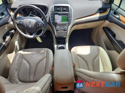 Zdjęcie 8 z 12 samochodu: 2019 LINCOLN MKC SELECT VIN:5LMCJ2D99KUL51542 - miniatura