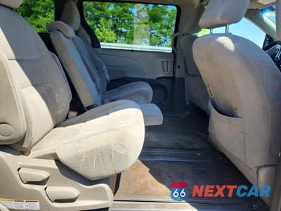 Zdjęcie 11 z 13 samochodu: 2015 TOYOTA SIENNA LE VIN:5TDKK3DC4FS580898 - miniatura