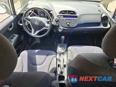 Zdjęcie 8 z 13 samochodu: 2013 HONDA FIT SPORT VIN:JHMGE8H54DC071090 - miniatura