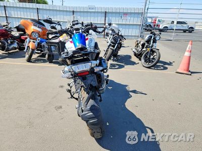 Czwarte zdjęcie samochodu z boku: 2019 BMW R 1250 GS VIN:WB10J9303KZH99204 - miniatura