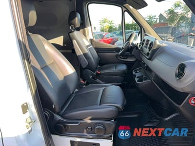 Piąte zdjęcie samochodu w środku: 2021 MERCEDES-BENZ SPRINTER 2500 VIN:W1Y4ECHY4MT076870 - miniatura