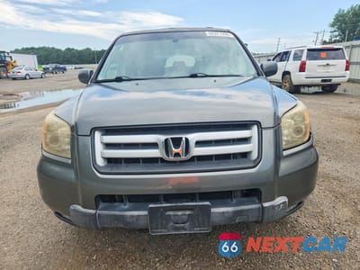 Piąte zdjęcie samochodu w środku: 2007 HONDA PILOT EXL VIN:2HKYF18567H527321 - miniatura