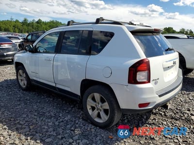 Drugie zdjęcie samochodu z przodu: 2016 JEEP COMPASS SPORT VIN:1C4NJDBB6GD686430 - miniatura