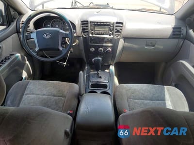 Zdjęcie 8 z 13 samochodu: 2008 KIA SORENTO BASE VIN:KNDJD735385855556 - miniatura