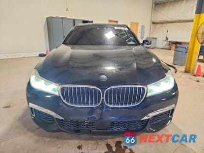 Piąte zdjęcie samochodu w środku: 2016 BMW 750 XI VIN:WBA7F2C51GG418551 - miniatura