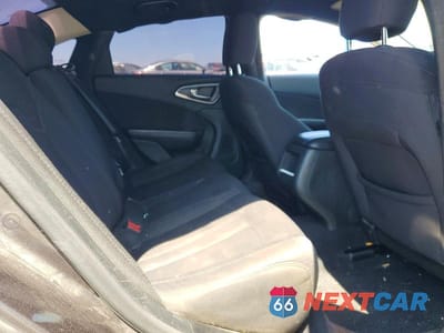Zdjęcie 10 z 12 samochodu: 2015 CHRYSLER 200 LIMITED VIN:1C3CCCAB7FN645122 - miniatura