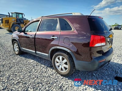 Drugie zdjęcie samochodu z przodu: 2013 KIA SORENTO LX VIN:5XYKT4A29DG383444 - miniatura