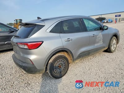 Trzecie zdjęcie samochodu z tyłu: 2021 FORD ESCAPE SE VIN:1FMCU0G62MUB25765 - miniatura