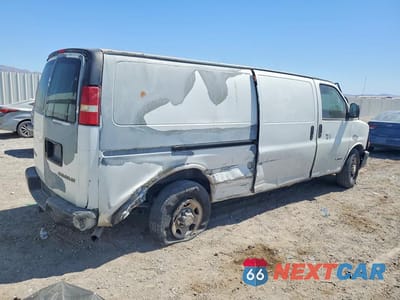 Trzecie zdjęcie samochodu z tyłu: 2003 CHEVROLET EXPRESS G3500 VIN:1GCHG39U231158540 - miniatura