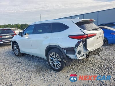 Drugie zdjęcie samochodu z przodu: 2023 TOYOTA HIGHLANDER PLATINUM VIN:5TDKDRAHXPS033374 - miniatura