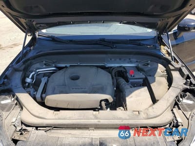 Zdjęcie 12 z 13 samochodu: 2019 VOLVO XC60 T5 VIN:LYV102RK6KB214470 - miniatura