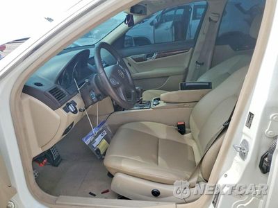 Zdjęcie 7 z 13 samochodu: 2010 MERCEDES-BENZ C 300 VIN:WDDGF5EB6AR130825 - miniatura