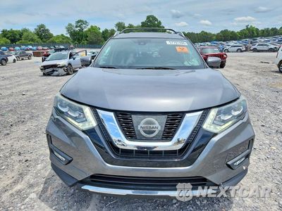 Piąte zdjęcie samochodu w środku: 2017 NISSAN ROGUE S VIN:5N1AT2MT4HC773040 - miniatura