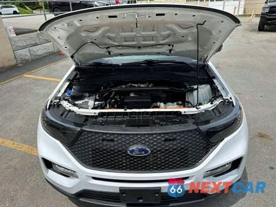 Piąte zdjęcie samochodu w środku: 2022 FORD EXPLORER POLICE INTERCEPTOR VIN:1FM5K8AW7NNA02285 - miniatura