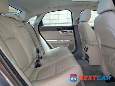 Zdjęcie 10 z 12 samochodu: 2016 JAGUAR XF PRESTIGE VIN:SAJBK4BV0GCY12993 - miniatura