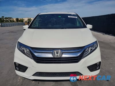 Piąte zdjęcie samochodu w środku: 2018 HONDA ODYSSEY EXL VIN:5FNRL6H77JB055308 - miniatura