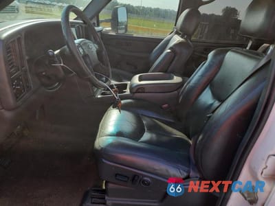 Zdjęcie 7 z 13 samochodu: 2004 CHEVROLET SILVERADO C3500 VIN:1GCJC33U34F184543 - miniatura