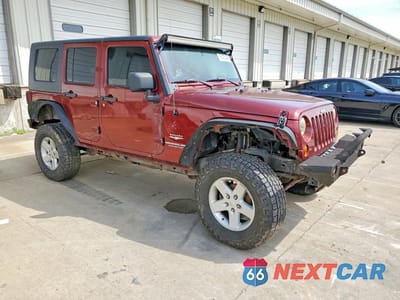 Czwarte zdjęcie samochodu z boku: 2008 JEEP WRANGLER UNLIMITED SAHARA VIN:1J4GA59138L644603 - miniatura