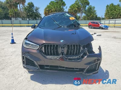 Piąte zdjęcie samochodu w środku: 2022 BMW X6 XDRIVE40I VIN:5UXCY6C05N9L38113 - miniatura