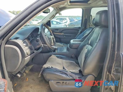 Zdjęcie 7 z 13 samochodu: 2012 GMC YUKON XL DENALI VIN:1GKS1MEFXCR234824 - miniatura