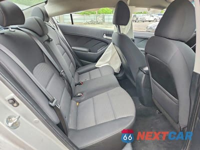 Zdjęcie 10 z 12 samochodu: 2017 KIA FORTE LX VIN:3KPFL4A7XHE098770 - miniatura