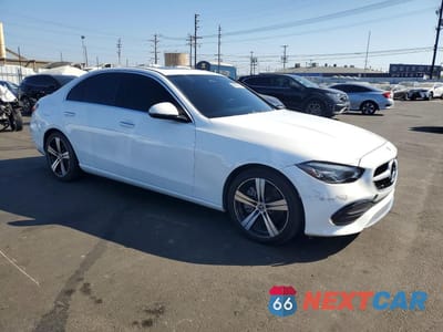 Czwarte zdjęcie samochodu z boku: 2022 MERCEDES-BENZ C 300 VIN:W1KAF4GB4NR010024 - miniatura