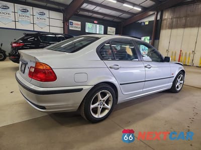 Trzecie zdjęcie samochodu z tyłu: 1999 BMW 323 I VIN:WBAAM3333XKC61458 - miniatura