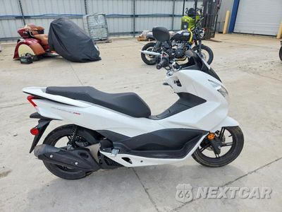 2015 HONDA PCX 150 RLHKF1803FY001154 - główne zdjęcie licytacji z USA - miniatura