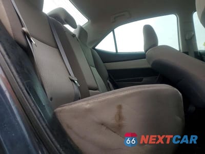 Zdjęcie 10 z 13 samochodu: 2018 TOYOTA COROLLA LE VIN:5YFBURHE0JP800547 - miniatura