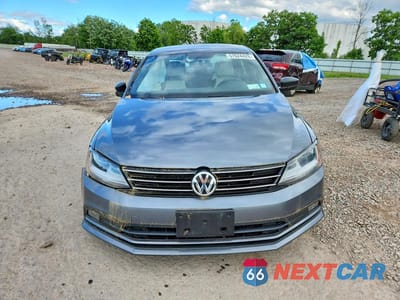 Piąte zdjęcie samochodu w środku: 2017 VOLKSWAGEN JETTA SPORT VIN:3VWD17AJ0HM388710 - miniatura
