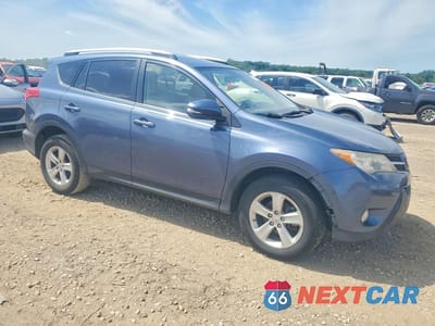 Czwarte zdjęcie samochodu z boku: 2013 TOYOTA RAV4 XLE VIN:JTMRFREV1D5001598 - miniatura