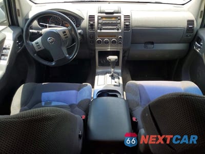 Zdjęcie 8 z 13 samochodu: 2005 NISSAN PATHFINDER XE VIN:5N1AR18W95C750636 - miniatura