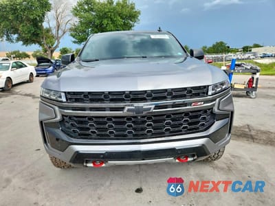 Piąte zdjęcie samochodu w środku: 2022 CHEVROLET TAHOE K1500 Z71 VIN:1GNSKPKL7NR109309 - miniatura