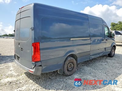 Trzecie zdjęcie samochodu z tyłu: 2019 MERCEDES-BENZ SPRINTER 2500 DELIVERY VAN VIN:WD4PF1CD9KP133664 - miniatura