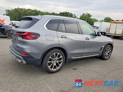 Trzecie zdjęcie samochodu z tyłu: 2025 BMW X5 XDRIVE4 VIN:5UX23EU00S9Z25687 - miniatura