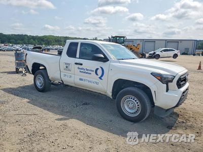 Czwarte zdjęcie samochodu z boku: 2025 TOYOTA TACOMA SR VIN:3TYJDAHN8ST032908 - miniatura