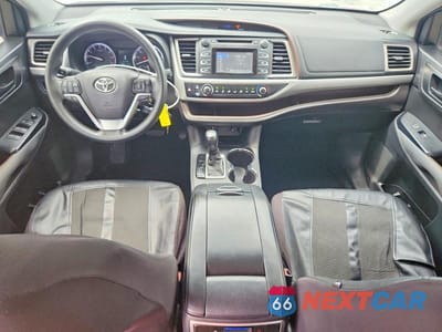 Zdjęcie 8 z 14 samochodu: 2016 TOYOTA HIGHLANDER LE VIN:5TDZKRFH5GS174348 - miniatura