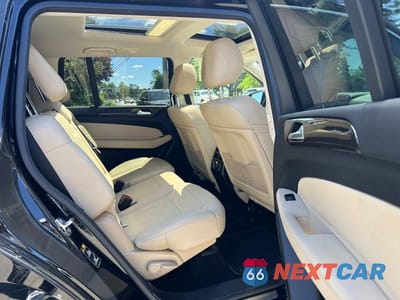 Zdjęcie 6 z 10 samochodu: 2019 MERCEDES-BENZ GLS 450 4MATIC VIN:4JGDF6EE1KB219608 - miniatura