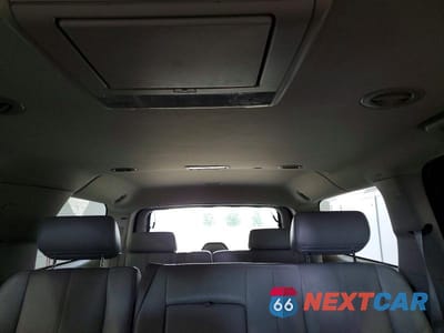 Zdjęcie 10 z 13 samochodu: 2008 CHEVROLET SUBURBAN K1500 LS VIN:3GNFK16328G293412 - miniatura