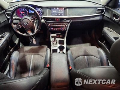 Zdjęcie 8 z 12 samochodu: 2019 KIA OPTIMA S VIN:5XXGT4L32KG359953 - miniatura