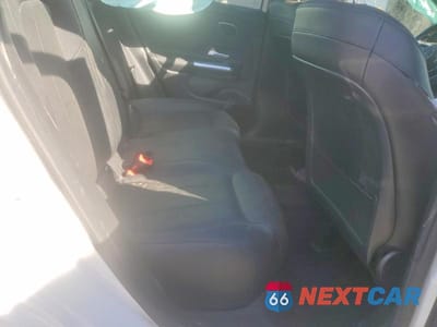 Zdjęcie 10 z 13 samochodu: 2021 MERCEDES-BENZ GLA 250 4MATIC VIN:W1N4N4HB3MJ276374 - miniatura